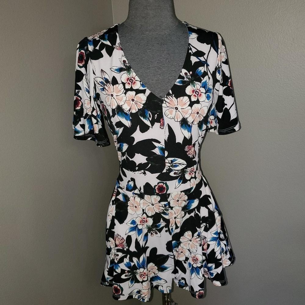 GUESS Floral Flutter Sleeve Romper
